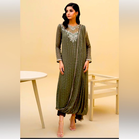 Agha Jaan Pakistani designer suit size M - Picture 1 of 9